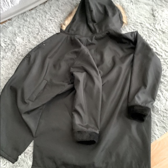 Size 3x New black fur lined with pockets very warm coat. - Picture 4 of 4